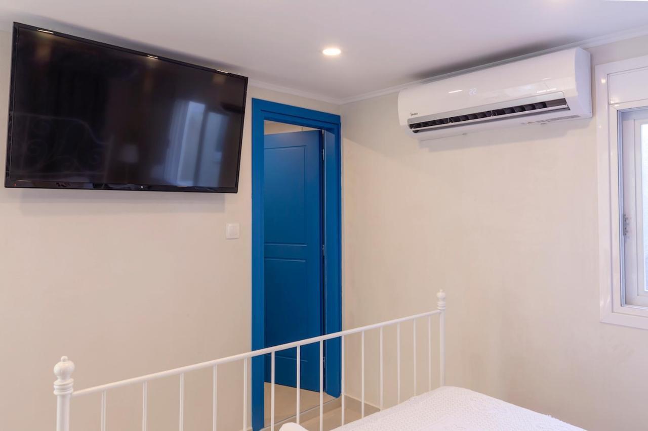 Blue And White Apartment Vipgreece Атина Екстериор снимка