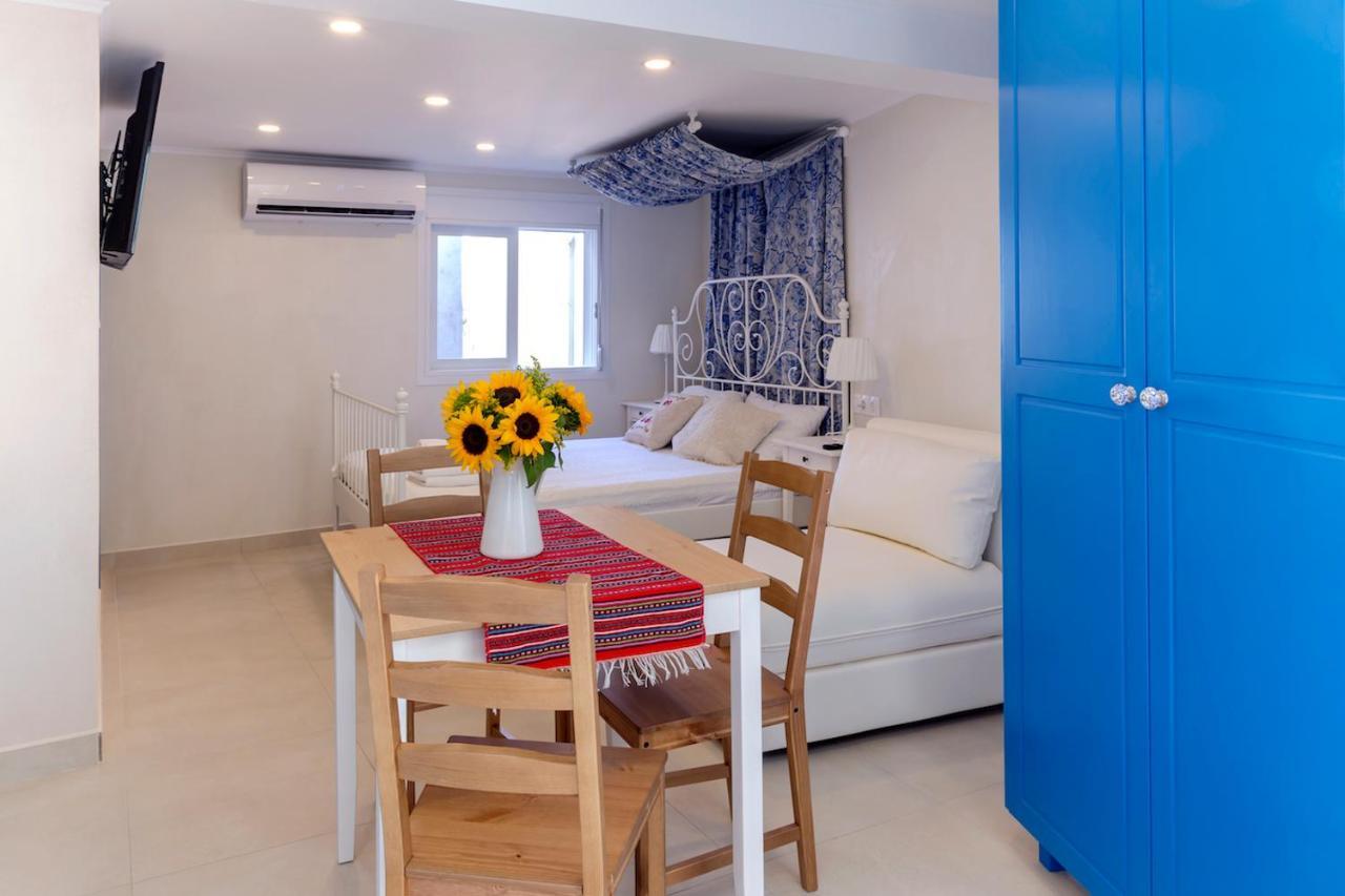 Blue And White Apartment Vipgreece Атина Екстериор снимка